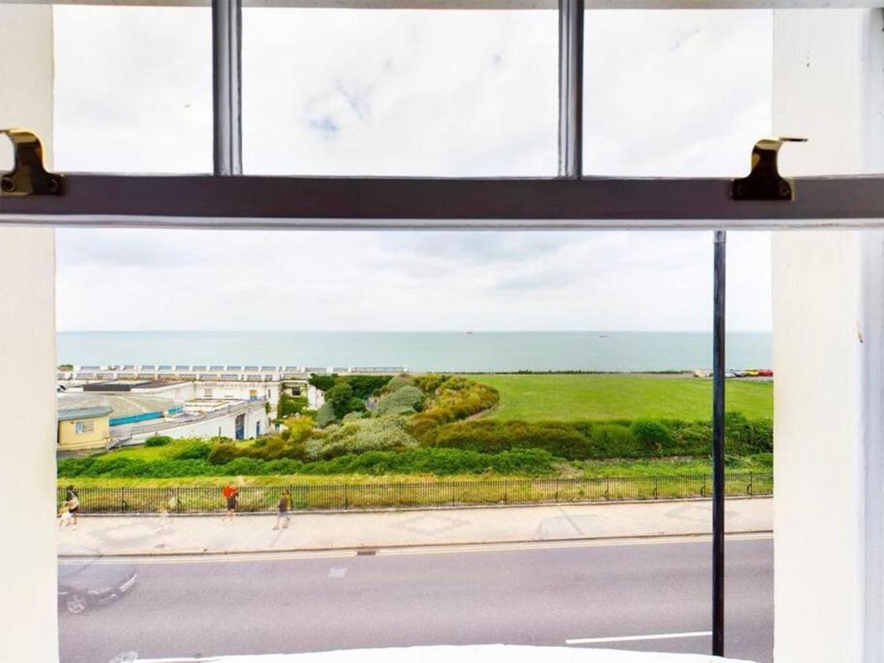 Captain'S Quarters - Stunning Sea Views Apartman Margate Kültér fotó